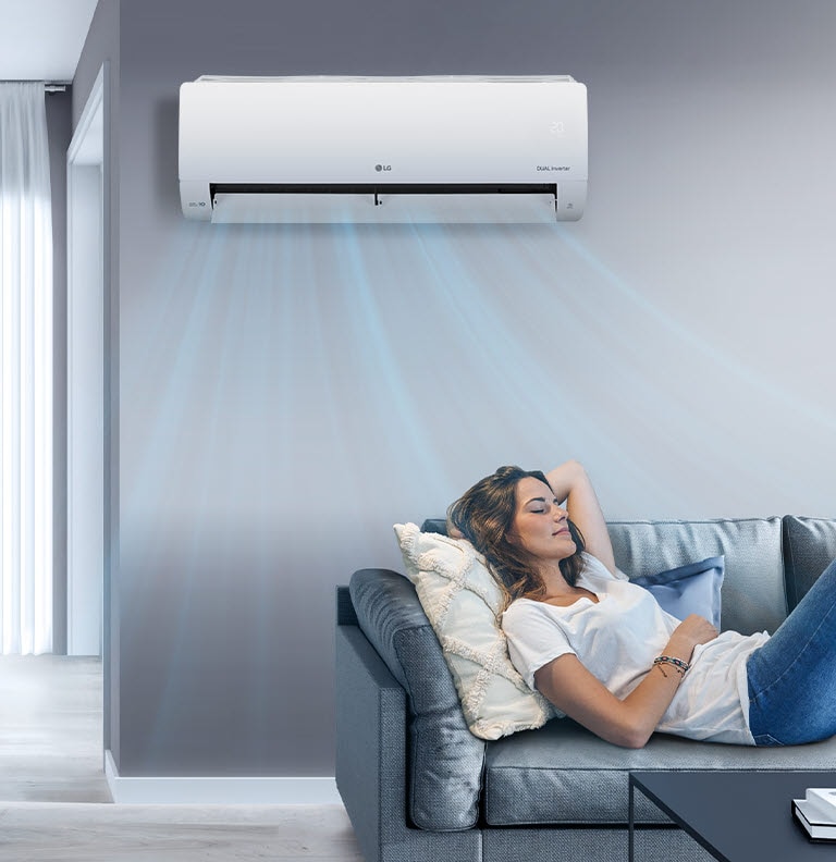 Hình minh họa người dùng trong phòng có máy lạnh LG